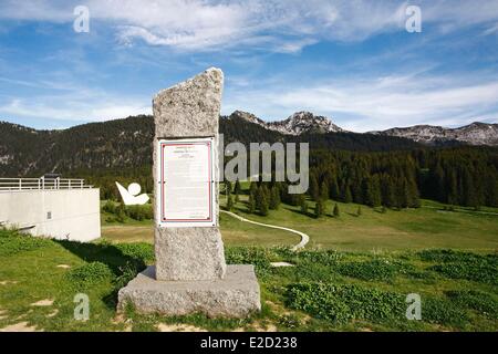 France Haute Savoie Glieres monument national de la résistance du plateau fait par Emile Gilioli (dans le dos) Banque D'Images