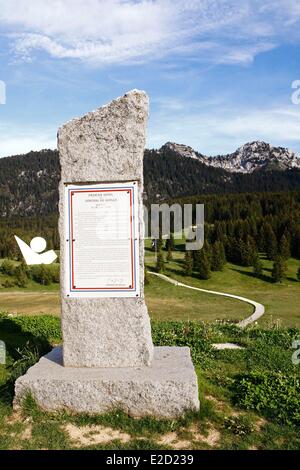 France Haute Savoie Glieres monument national de la résistance du plateau fait par Emile Gilioli (dans le dos) Banque D'Images