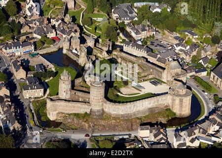 France Ille et Vilaine Fougères le Château de Fougères l'un des plus grands château français (vue aérienne) Banque D'Images