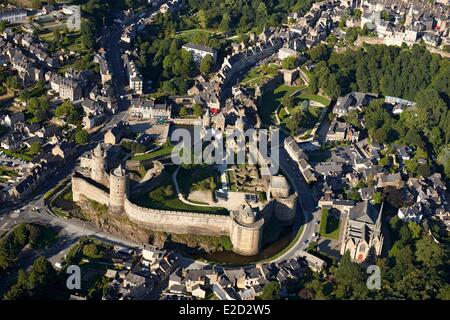 France Ille et Vilaine Fougères le Château de Fougères l'un des plus grands château français (vue aérienne) Banque D'Images