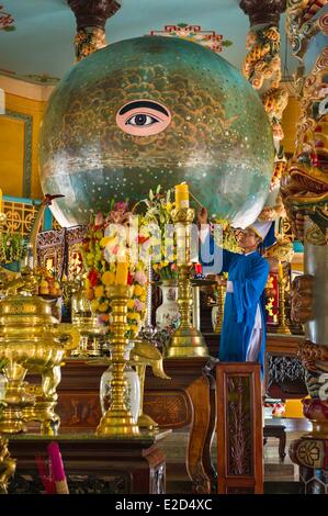 La province de Tay Ninh Vietnam Ville de Tay Ninh Thanh que le Temple Cao Dai big eye symbole de Cai Dai Banque D'Images