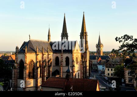 France Bas Rhin Obernai Saint Pierre et Paul l'église et de la chapelle tower Banque D'Images