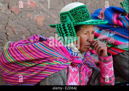 Pérou Cuzco province Livitaca Feria de San Sebastian qui répond à toutes les communautés indiennes de la région woman Banque D'Images