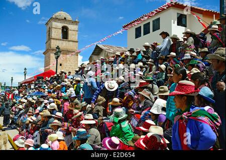 Pérou Cuzco province Livitaca Feria de San Sebastian qui répond à toutes les communautés indiennes de la région Banque D'Images