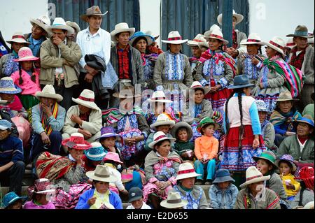 Pérou Cuzco province Livitaca Feria de San Sebastian qui répond à toutes les communautés indiennes de la région Banque D'Images