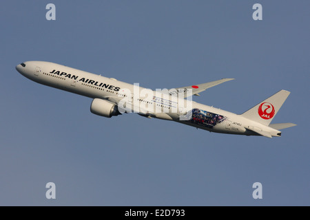 JAPAN AIRLINES JAL BOEING 777 300 Banque D'Images