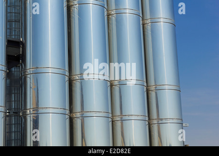 Système de refroidissement industriel. Air conditionné pour les grandes surfaces. Système d'évacuation des gaz de combustion, ventilation et climatisation Banque D'Images