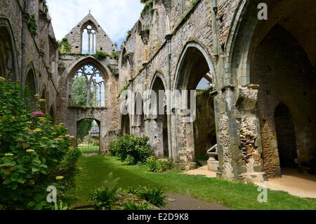 France Cotes d'Armor sur le Chemin de Saint Jacques l'Abbaye de Beauport Paimpol 12e siècle Banque D'Images