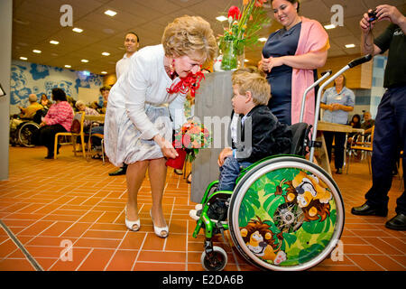 La Haye, aux Pays-Bas. 17 Juin, 2014. La princesse Margriet des Pays-Bas ouvre la réhabilitation Sophia bâtiment à La Haye, aux Pays-Bas, le 17 juin 2014. Le nouveau bâtiment a été spécialement développer pour les patients en rééducation dans une manière moins clinique. © AFP PHOTO alliance/Alamy Live News Banque D'Images