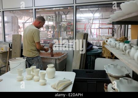 Finistere Quimper HB Henriot travaille la poterie Banque D'Images