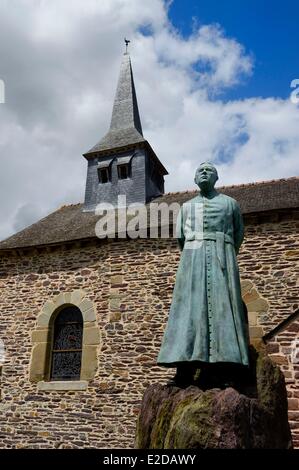 France Morbihan forêt de Brocéliande Trehorenteuc Onnenne Sainte Église ou chapelle du Graal du prêtre dans l'Gillard Banque D'Images