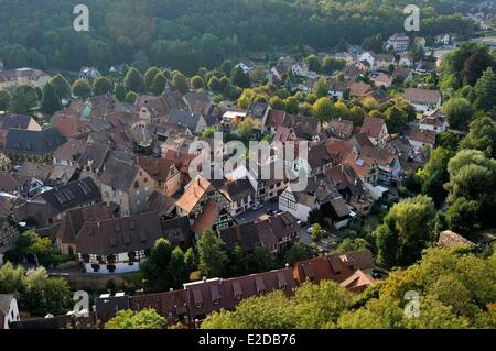 France Haut Rhin Alsace Kaysersberg donnent sur du château Banque D'Images