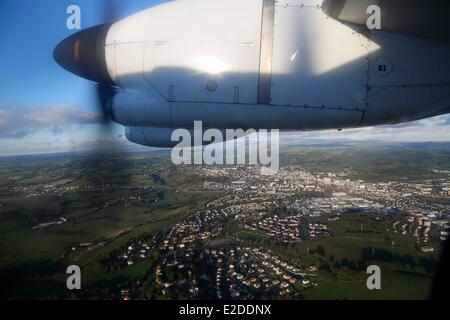 France Cantal Aurillac avion atterrissage dans la chambre 42 ATR Air France (vue aérienne) Banque D'Images