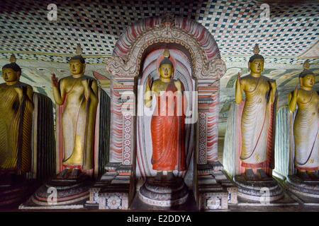 Sri Lanka Province centrale du district de Matale du Temple Dambulla or inscrite au Patrimoine Mondial de l'UNESCO des statues et Buddhist Banque D'Images