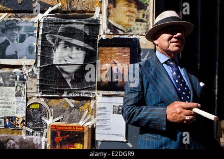 Argentine Buenos Aires Street performance par un double de Carlos Gardel dans San Telmo Banque D'Images