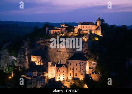 France, Lot, Haut Quercy, Rocamadour la nuit, un arrêt sur el Camino de Santiago Banque D'Images