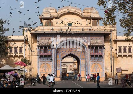 Inde Rajasthan Jaipur la porte Nakkar Khana est une des portes d'entrée au Palais de la ville Banque D'Images