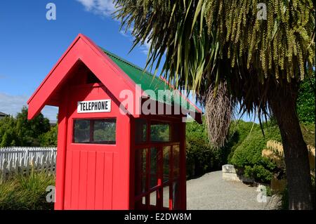 Nouvelle Zélande, île du Sud, région de l'Otago, Oamaru est un centre urbain sur le front de mer avec bon état de bâtiments victoriens datant des années 1880, phone box Banque D'Images