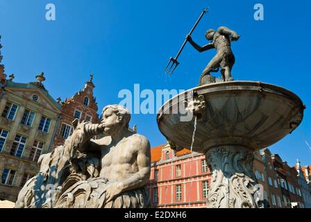 Pologne Poméranie Orientale Gdansk fontaine de Neptune situé dans la place du marché (Dlugi Targ) Banque D'Images