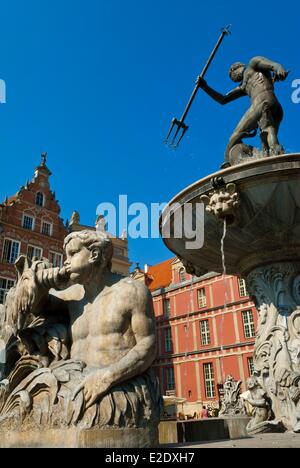 Pologne Poméranie Orientale Gdansk fontaine de Neptune situé dans la place du marché (Dlugi Targ) Banque D'Images