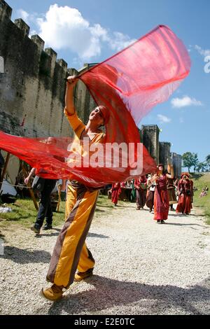 France Seine et Marne Provins inscrite au Patrimoine Mondial de l'UNESCO les Medievales de Provins Allee des remparts Banque D'Images