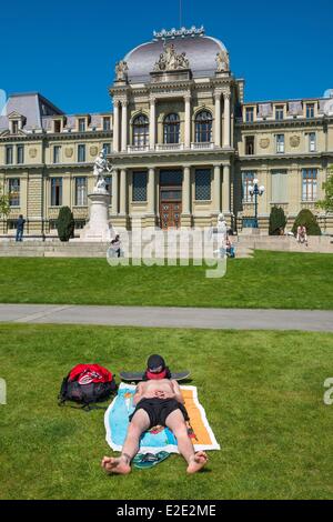 Suisse Canton de Vaud Lausanne Palais de justice et statue de Guillaume Tell Banque D'Images