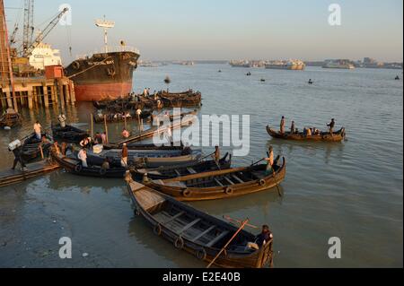 Le Bangladesh Chittagong principal port et deuxième plus grande ville du Bangladesh situé à l'estuaire de la rivière Karnaphuli sur Banque D'Images