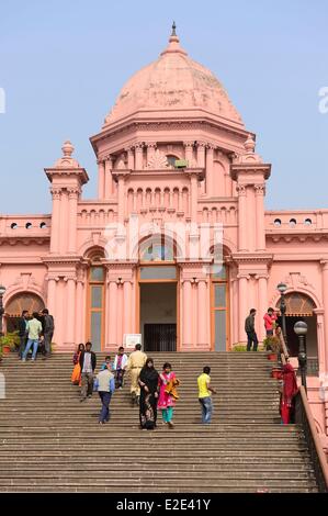 Le Bangladesh Dhaka (Dacca) Vieux Dhaka l'Ahsan Manzil (ou Palais Rose), construit entre 1859 et 1869 dans un style indo-était mauresques Banque D'Images