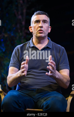 Steve Coogan parle de la réalisation du film "Philomena" sur scène à Hay Festival 2014 ©Jeff Morgan Banque D'Images