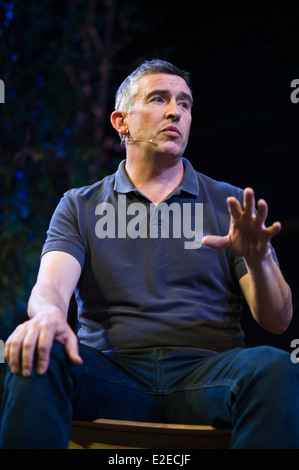 Steve Coogan parle de la réalisation du film "Philomena" sur scène à Hay Festival 2014 ©Jeff Morgan Banque D'Images