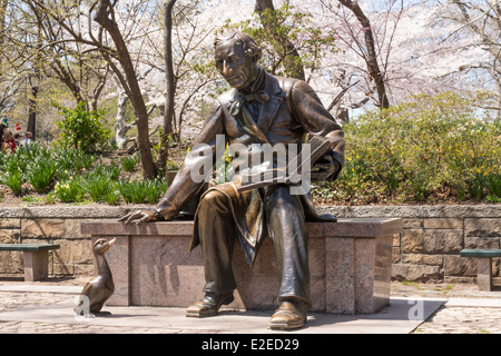 Statue de Hans Christian Andersen, Central Park, NYC Banque D'Images