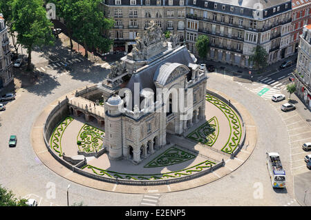France, Nord, Lille, Porte de Paris vue du beffroi de l'hôtel de ville Banque D'Images