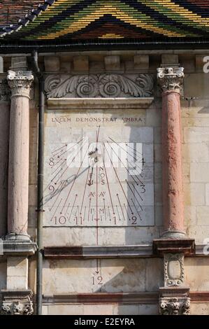 En France, la Haute Saône, Gray, mairie du 15e siècle, le cadran solaire, la monnaie de la molette peut signifier l'ombre dénonce la lumière Banque D'Images