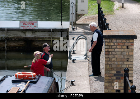 Morsure d'appâts verrou sur la rivière Cam, Cambridge, Royaume-Uni Banque D'Images