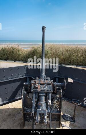 France Manche Sainte Marie du Mont Utah Beach museum german 50mm canon antichar sur w5 point fort soutenant le mémorial Banque D'Images