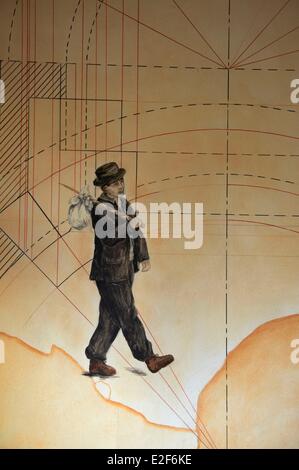 France, Rhône, Lyon, Compagnons du Tour de France, en s'appuyant sur un mur de la maison de l'compagnons Banque D'Images