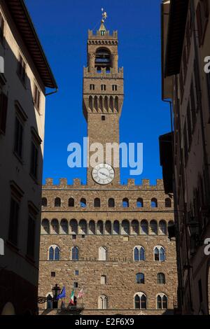 Italie Toscane Florence centre historique classé au Patrimoine Mondial par l'UNESCO La Piazza della Signoria, le Palazzo Vecchio et sa tour Banque D'Images