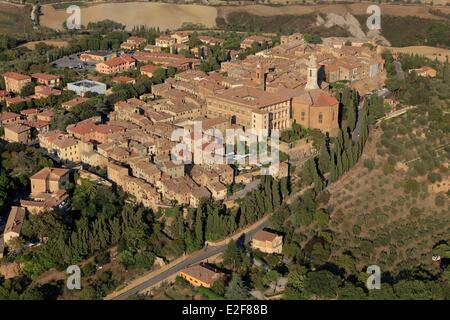 Italie, Toscane, campagne de Sienne, Val d'Orcia, classé au Patrimoine Mondial de l'UNESCO, Pienza (vue aérienne) Banque D'Images