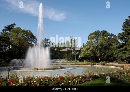 France, Haute Garonne, Toulouse, jardin du Grand Rond ou Bowling-green, bassin et son jet d'eau Banque D'Images