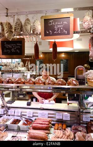 France Rhone Lyon cours Lafayette les Halles Paul Bocuse Paul Bocuse (marché couvert) charcuterie Sibilia (pork Butcher's shop Banque D'Images