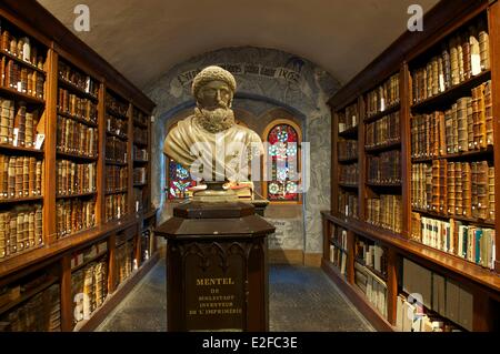 La France, Bas Rhin, Sélestat, bibliothèque humaniste Beatus Rhenanus,' chambre, la statue de Mentel Banque D'Images