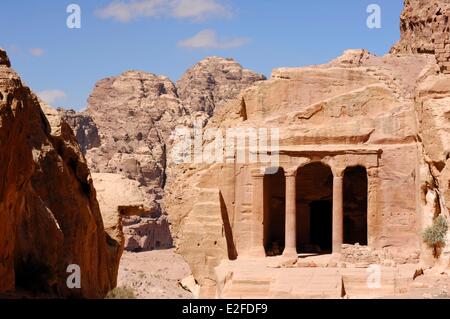 La Jordanie Le gouvernorat de Ma'an Nabaean site archéologique de Petra classée au Patrimoine Mondial de l'UNESCO Garden Tomb colonnes à la Banque D'Images