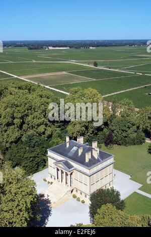 France, Gironde, Margaux, Château Margaux dans la région du Médoc où un premier vin Grands Crus est produite (vue aérienne) Banque D'Images