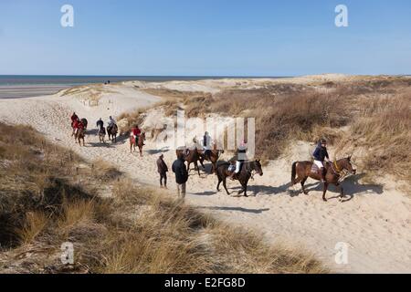 La France, Pas de Calais, Cote d'Opale, Le Touquet, cavaliers dans les dunes Banque D'Images