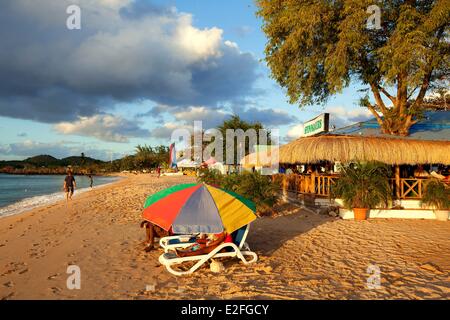 Antilles Caraïbes, des îles du Vent, Sainte-Lucie, île du Nord, Gros Islet, Rodney Bay, plage de Reduit Banque D'Images