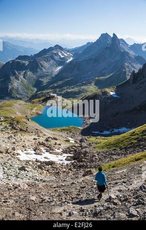 France Savoie Massif du Beaufortain La Cote d'Aime le Lac de Presset et Presset Refuge (2514 m) avec une vue sur la Pierra Menta (2714 Banque D'Images