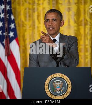 Le président américain Barack Obama offre ses remarques à la première Maison Blanche Maker Faire, qui regroupe des étudiants, des entrepreneurs et des citoyens ordinaires qui sont à l'aide de nouveaux outils et techniques pour lancer de nouvelles entreprises à la Maison Blanche le 18 juin 2014 à Washington, DC. Banque D'Images