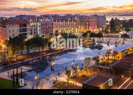 France Alpes Maritimes Nice, Promenade du Paillon le bassin d'agrément de 3000 m2 de la place Masséna Banque D'Images