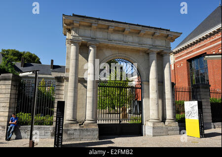 France Nord Le Cateau Cambresis arch et porte principale entrée du Musée Matisse au Palais Fenelon immobilier 170 artworks de Banque D'Images