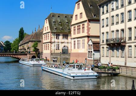 France Bas Rhin Strasbourg vieille ville classée au Patrimoine Mondial de l'UNESCO le musée historique sur les rives de la rivière Ill. Banque D'Images